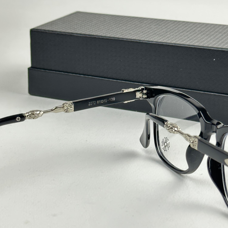 عینک Chrome Hearts مناسب استفاده روزانه