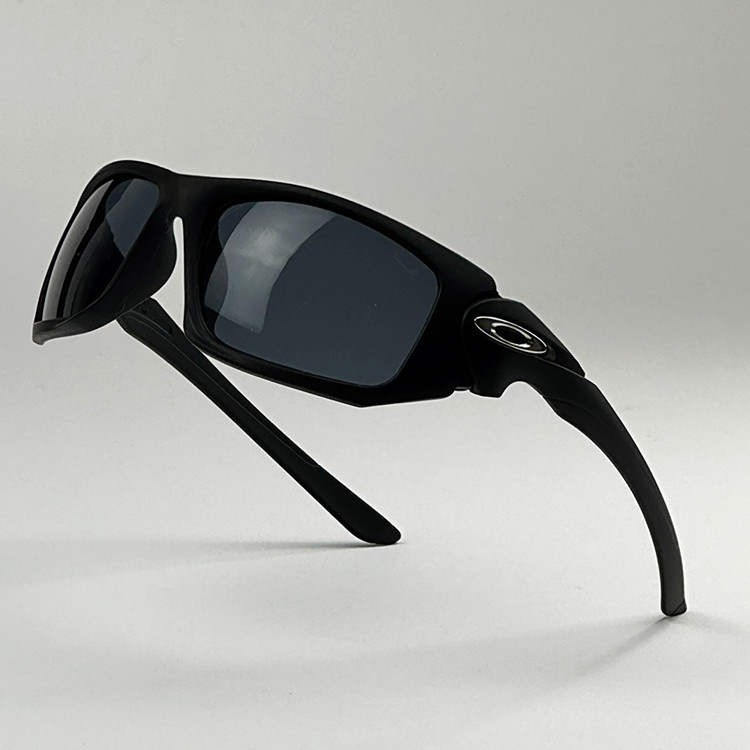 عینک آفتابی مدل Oakley اسپرت مشکی UV400